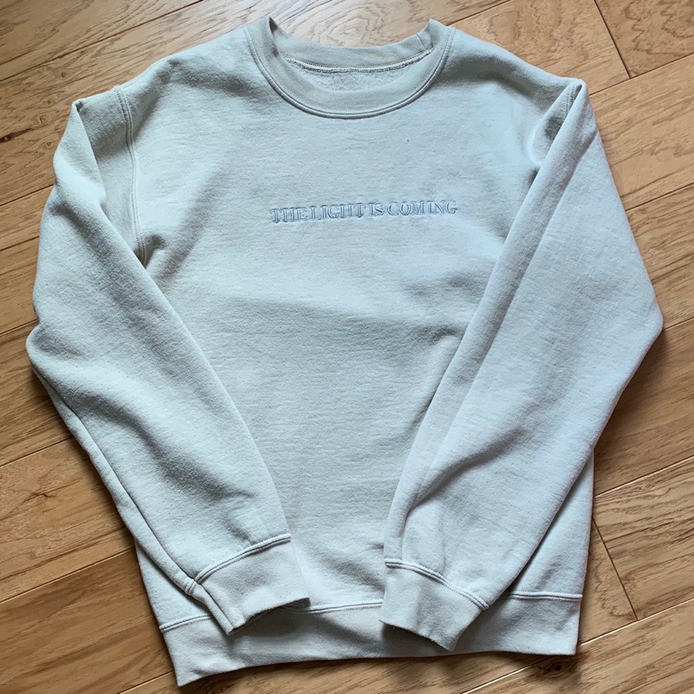 SOLD❌ Ariana Grande TLIC crewneck - Picture 1 of 4